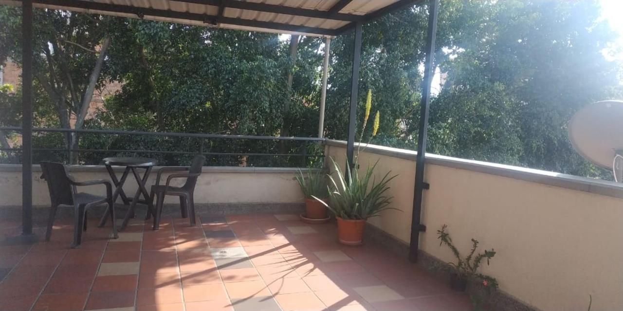 Aparta Montes La 70